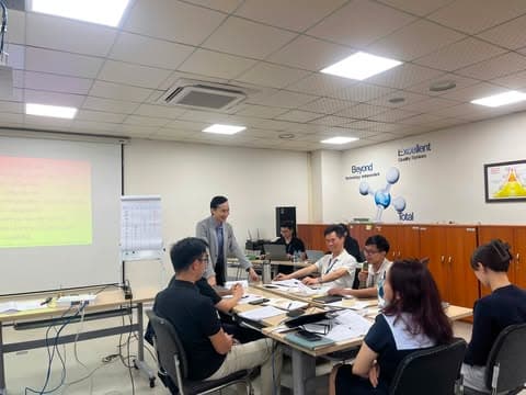 Hoạt động nhóm trong chương trình Train the Trainer